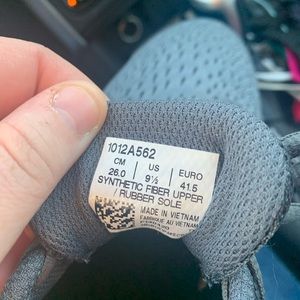 9.5 brand new ASICS